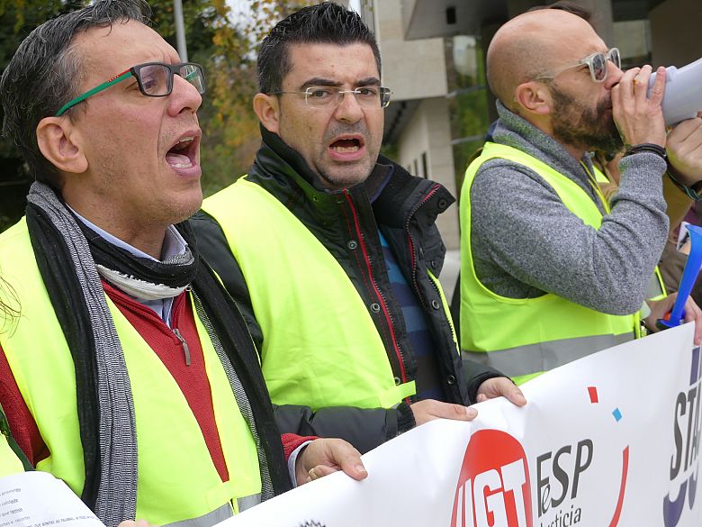 17-12-13 FolgaXustizaVigo15.JPG